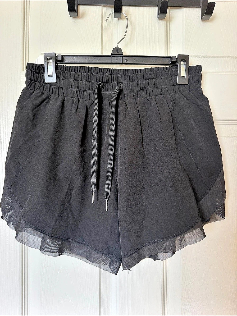 Halara Mid Rise Drawstring Contrast Mesh 2-in-1 Flowy Running Shorts 5'' Mesh